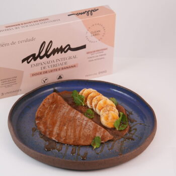 EMPANADA DE BANANA COM DOCE DE LEITE - 3 UNIDADES