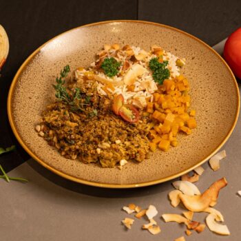 FRANGO AO CURRY COM ARROZ DE COCO - 350 GRAMAS